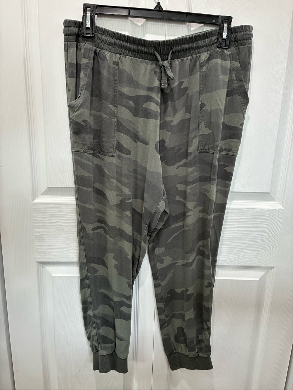 Splendid Olive Camo Jogger Sweatpants